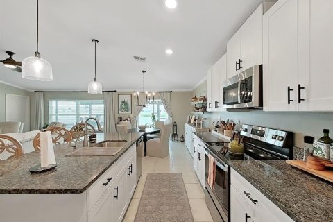 House in Wimauma, Florida 4 bedrooms, 179.77 sq.m. № 2200788 - photo 29