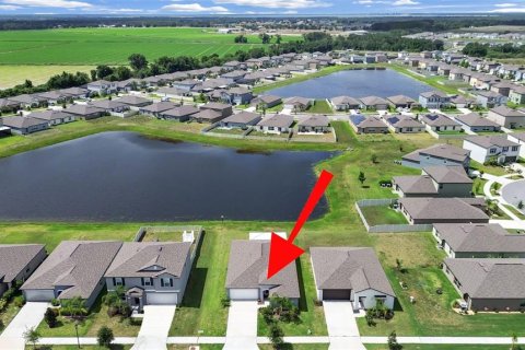 House in Wimauma, Florida 4 bedrooms, 179.77 sq.m. № 2200788 - photo 4