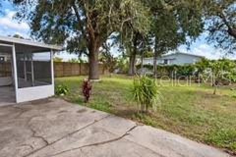 Villa ou maison à vendre à Winter Haven, Floride: 2 chambres, 169.64 m2 № 2414063 - photo 25