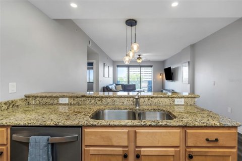 Condo in Tampa, Florida, 1 bedroom  № 1803556 - photo 16