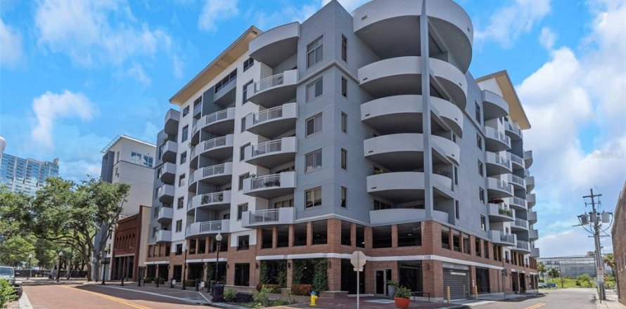 Condo in Tampa, Florida, 1 bedroom  № 1803556