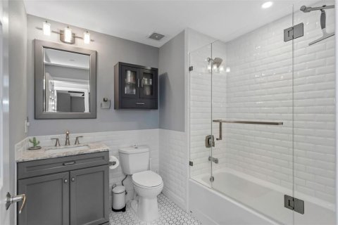 Condo in Tampa, Florida, 1 bedroom  № 1803556 - photo 22