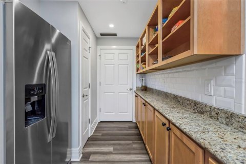 Condo in Tampa, Florida, 1 bedroom  № 1803556 - photo 13