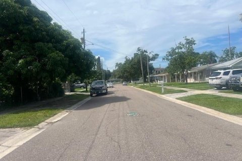 House in Tampa, Florida 3 bedrooms, 93.09 sq.m. № 1851438 - photo 19