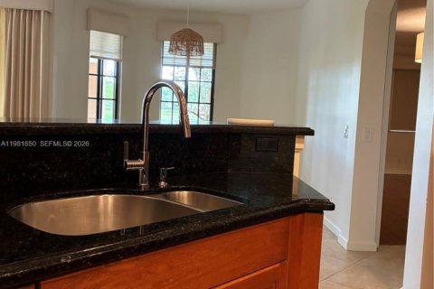 Снять в аренду кондоминиум в Уэстон, Флорида 3 спальни, 144.93м2, № 2047978 - фото 27