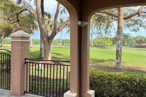 Снять в аренду кондоминиум в Уэстон, Флорида 3 спальни, 144.93м2, № 2047978 - фото 17