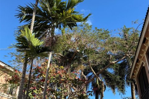 Снять в аренду кондоминиум в Уэстон, Флорида 3 спальни, 144.93м2, № 2047978 - фото 13