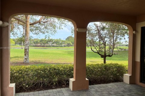 Снять в аренду кондоминиум в Уэстон, Флорида 3 спальни, 144.93м2, № 2047978 - фото 16