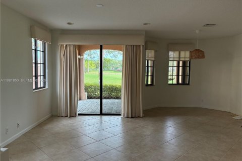 Снять в аренду кондоминиум в Уэстон, Флорида 3 спальни, 144.93м2, № 2047978 - фото 21