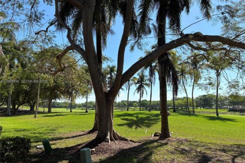 Снять в аренду кондоминиум в Уэстон, Флорида 3 спальни, 144.93м2, № 2047978 - фото 6