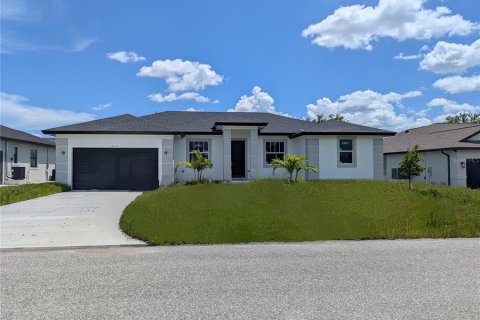 Casa en venta en Port Charlotte, Florida, 4 dormitorios, 167.22 m2 № 1800324 - foto 1