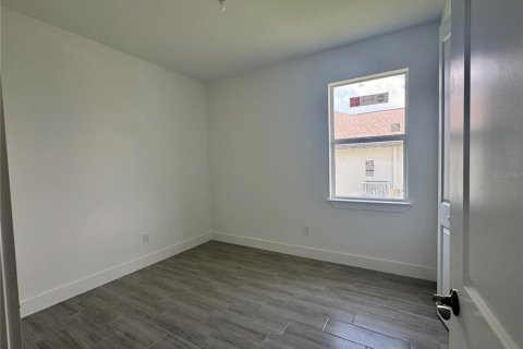 Casa en venta en Port Charlotte, Florida, 4 dormitorios, 167.22 m2 № 1800324 - foto 12
