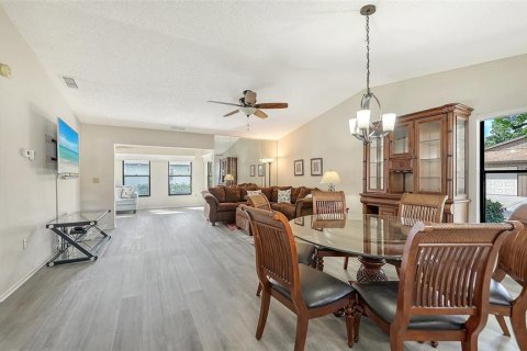 Copropriété à vendre à Sarasota, Floride: 2 chambres, 134.8 m2 № 2437240 - photo 8