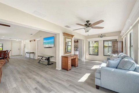 Copropriété à vendre à Sarasota, Floride: 2 chambres, 134.8 m2 № 2437240 - photo 16
