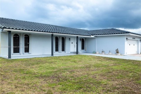 Casa en venta en Miami Gardens, Florida, 4 dormitorios, 193.14 m2 № 1802540 - foto 18