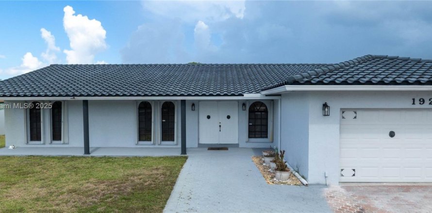 Casa en Miami Gardens, Florida 4 dormitorios, 193.14 m2 № 1802540
