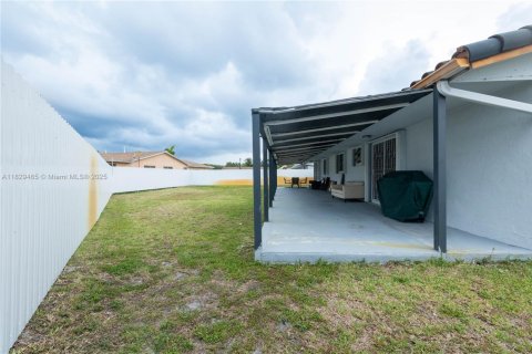 Casa en venta en Miami Gardens, Florida, 4 dormitorios, 193.14 m2 № 1802540 - foto 16