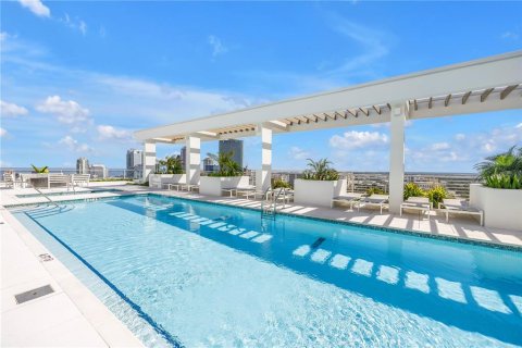 Condo in Saint Petersburg, Florida, 2 bedrooms № 2231503 - photo 28