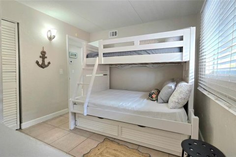 Снять в аренду кондоминиум в Дейтона-Бич, Флорида 4 комнаты, 75.44м2, № 1679338 - фото 14