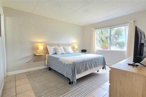 Снять в аренду кондоминиум в Дейтона-Бич, Флорида 4 комнаты, 75.44м2, № 1679338 - фото 18
