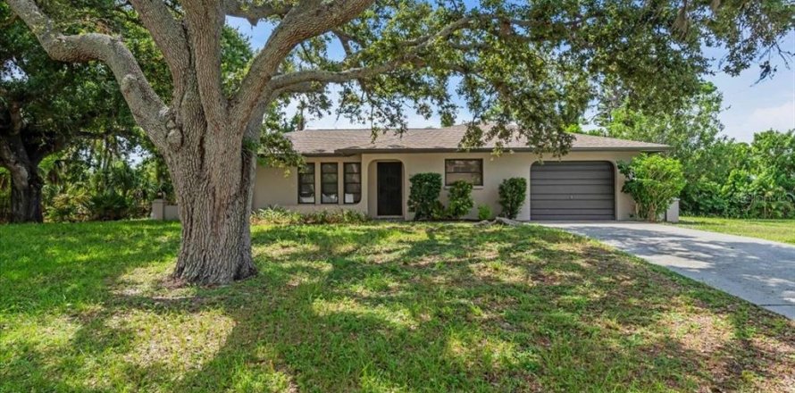 House in Venice, Florida 2 bedrooms, 113.34 sq.m. № 1878151
