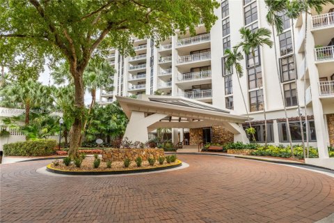 Condo in Miami, Florida, 2 bedrooms  № 2020782 - photo 27