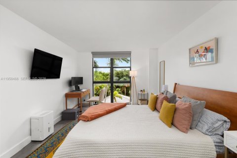 Condo in Miami, Florida, 2 bedrooms  № 2020782 - photo 11