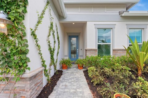 House in Delray Beach, Florida 4 bedrooms, 197.7 sq.m. № 2389938 - photo 3