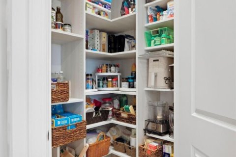 House in Delray Beach, Florida 4 bedrooms, 197.7 sq.m. № 2389938 - photo 24