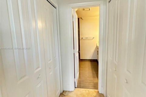 Снять в аренду виллу или дом в Пайнкрест, Флорида 4 спальни, 213.77м2, № 1992727 - фото 21