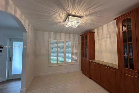 Снять в аренду виллу или дом в Пайнкрест, Флорида 4 спальни, 213.77м2, № 1992727 - фото 8