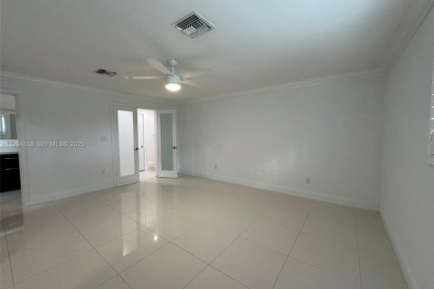 Снять в аренду виллу или дом в Пайнкрест, Флорида 4 спальни, 213.77м2, № 1992727 - фото 11