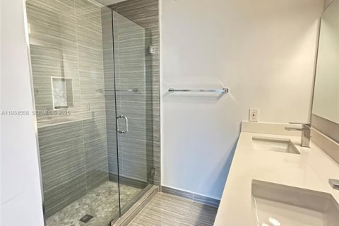 Снять в аренду виллу или дом в Пайнкрест, Флорида 4 спальни, 213.77м2, № 1992727 - фото 22