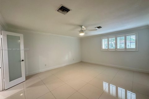 Снять в аренду виллу или дом в Пайнкрест, Флорида 4 спальни, 213.77м2, № 1992727 - фото 13