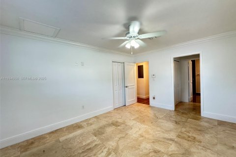 Снять в аренду виллу или дом в Пайнкрест, Флорида 4 спальни, 213.77м2, № 1992727 - фото 20