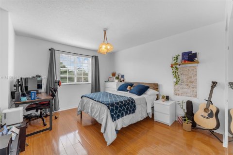 Casa en venta en Miami, Florida, 3 dormitorios, 192.87 m2 № 1762900 - foto 22
