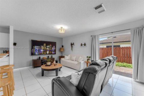 Casa en venta en Miami, Florida, 3 dormitorios, 192.87 m2 № 1762900 - foto 6