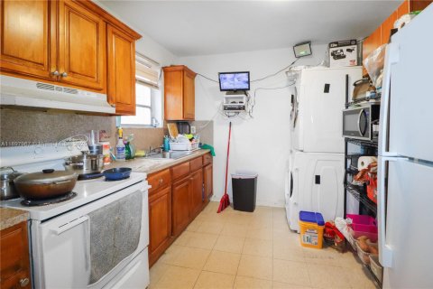 Commercial property in Miami, Florida 207.26 sq.m. № 1949824 - photo 17