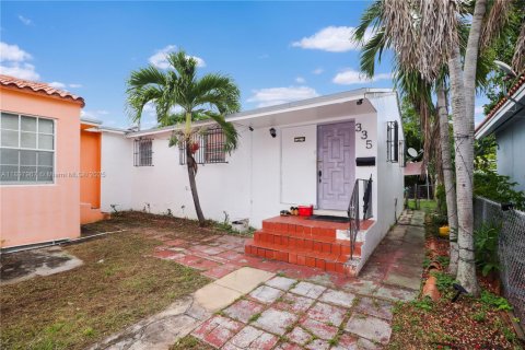 Commercial property in Miami, Florida 207.26 sq.m. № 1949824 - photo 13