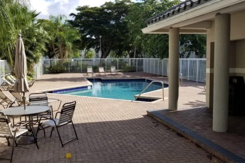 Copropriété à louer à Coral Springs, Floride: 2 chambres, 103.49 m2 № 2048512 - photo 16