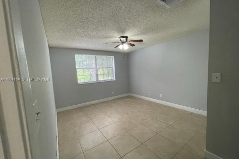 Copropriété à louer à Coral Springs, Floride: 2 chambres, 103.49 m2 № 2048512 - photo 7