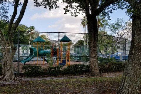 Copropriété à louer à Coral Springs, Floride: 2 chambres, 103.49 m2 № 2048512 - photo 20