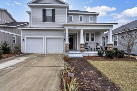 House in Panama City, Florida 3 bedrooms, 230.86 sq.m. № 562382 - photo 1
