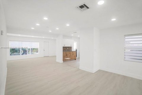 Casa en venta en Oakland Park, Florida, 4 dormitorios, 170.94 m2 № 1872366 - foto 27