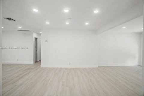 Casa en venta en Oakland Park, Florida, 4 dormitorios, 170.94 m2 № 1872366 - foto 25