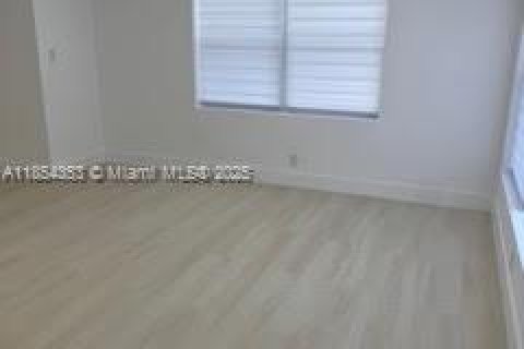 Casa en venta en Oakland Park, Florida, 4 dormitorios, 170.94 m2 № 1872366 - foto 7