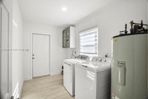 Casa en venta en Oakland Park, Florida, 4 dormitorios, 170.94 m2 № 1872366 - foto 18