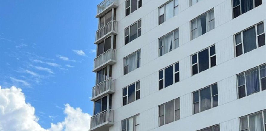 Condominio en Hollywood, Florida, 2 dormitorios № 921052