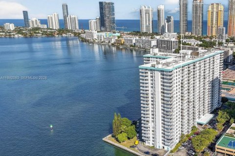Condo in Sunny Isles Beach, Florida, 1 bedroom  № 1999345 - photo 3