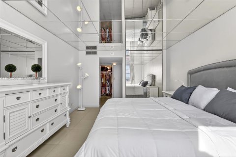 Condo in Sunny Isles Beach, Florida, 1 bedroom  № 1999345 - photo 24